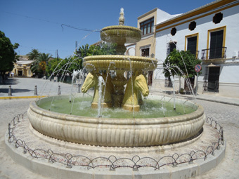 La fuente de la Plaza de Andalucía, de nuevo en funcionamiento